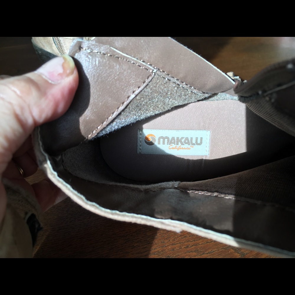 MAKALU California booties, size 8.5, 2.5 inch heel, strappy, side zipper. - Picture 5 of 7